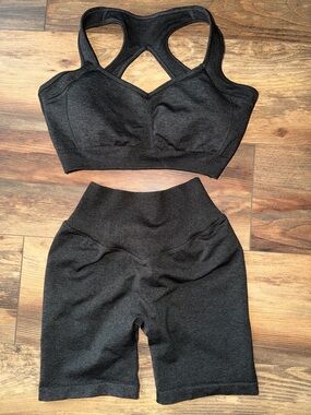 BuffBunny Charcoal Black Seamless Sports Bra & High-Waist Biker Shorts Set